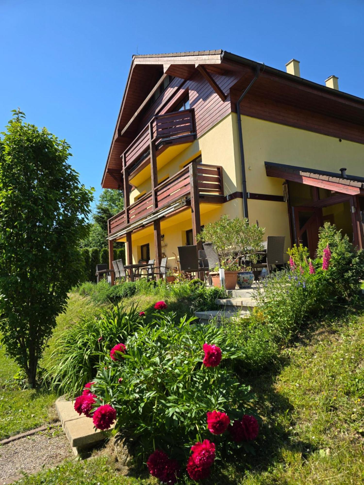 Villa Gold Nova Lesna Luaran gambar