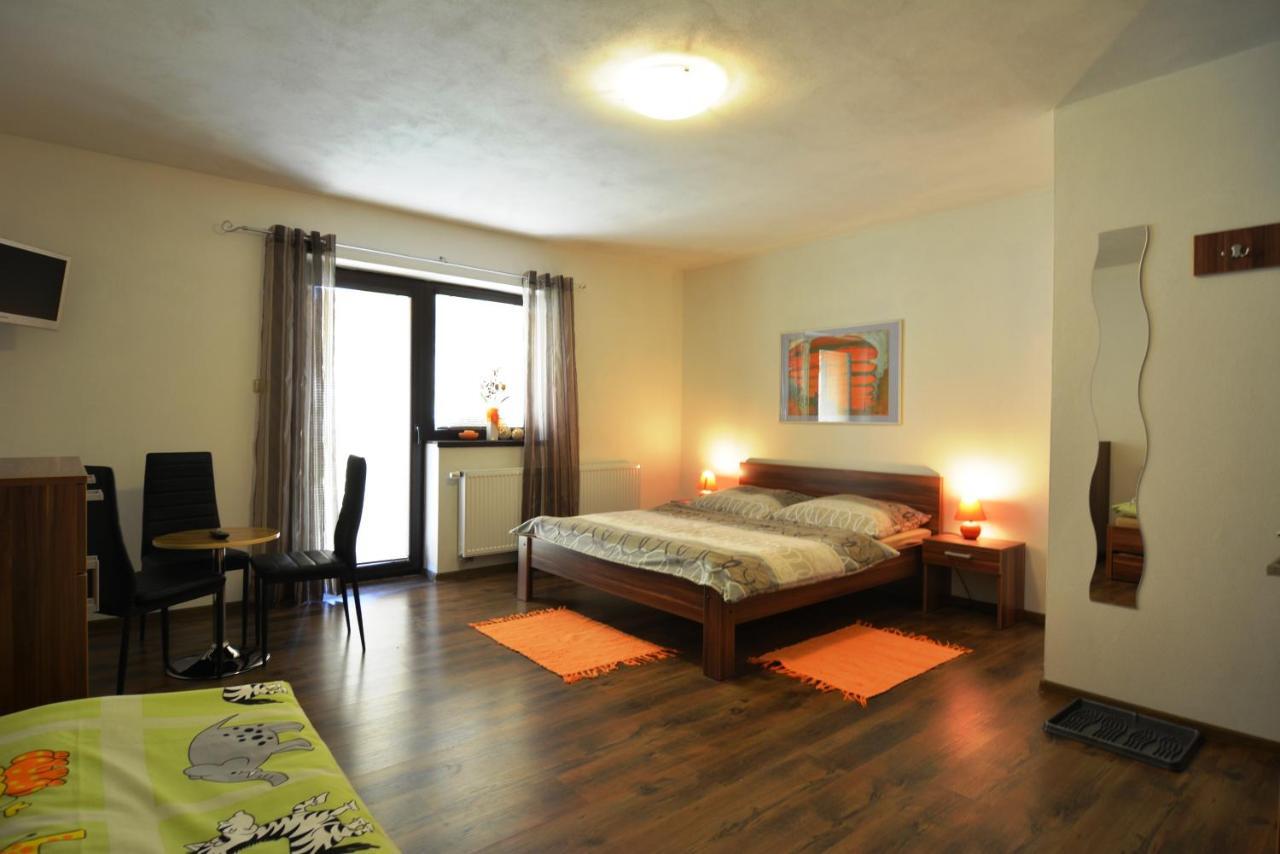 Villa Gold Nova Lesna Bilik gambar